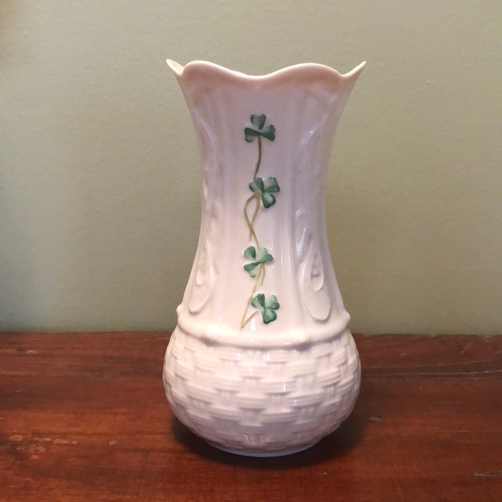Belleek Classic Daisy Spill Vase